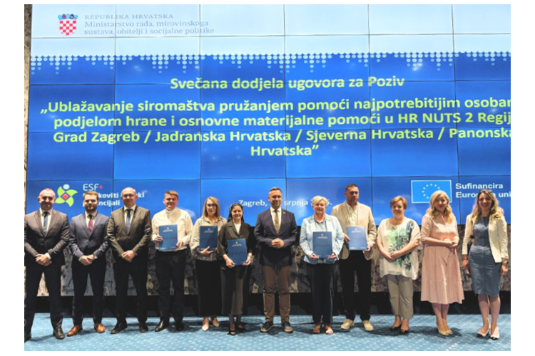 Ministar Piletić uručio ugovore za ublažavanje siromaštva u četiri hrvatske regije